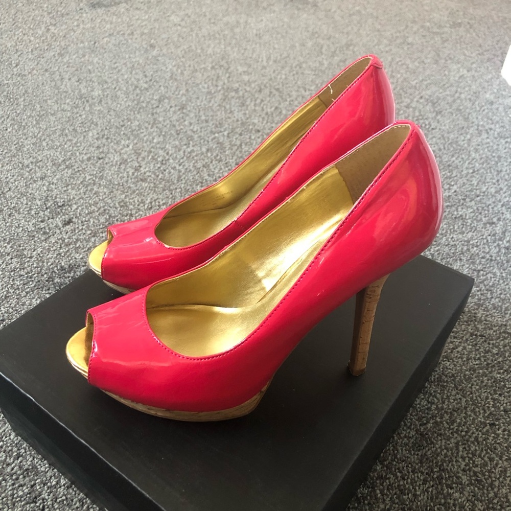 GUESS Open-Toe Pumps - Picture 5 of 5